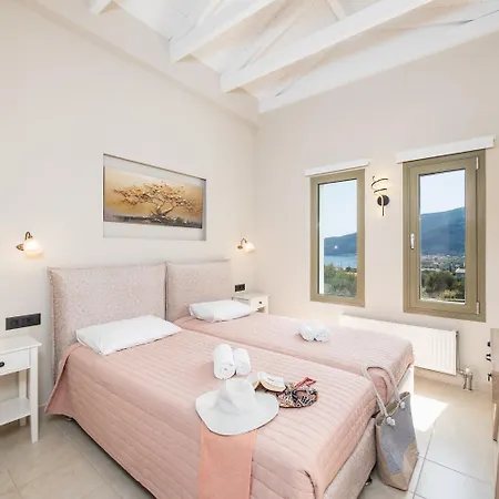 Villa Irineos Karavomylos