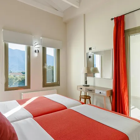 Irineos Villa Karavomylos