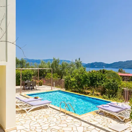 Villa Irineos Karavomylos